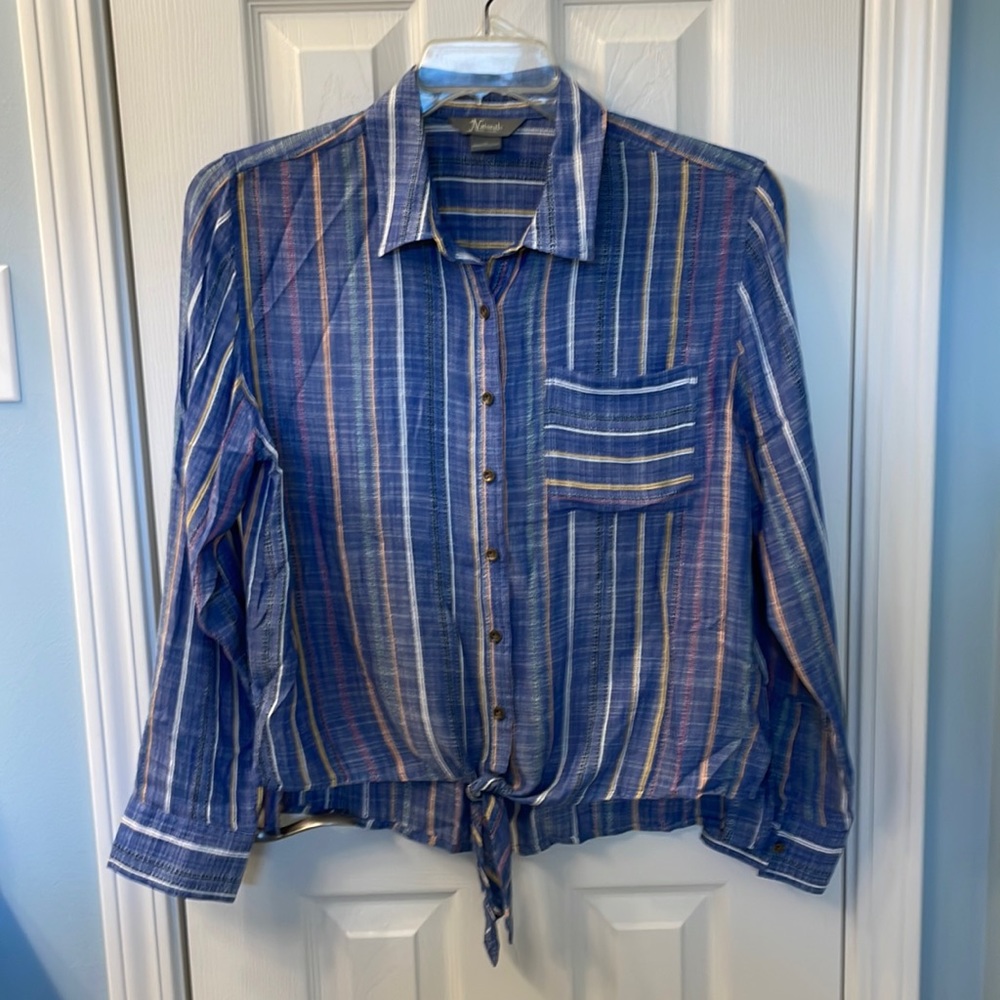 Women’s Natural Reflections Front Button Shirt with Shirt Tail Tie, Size M